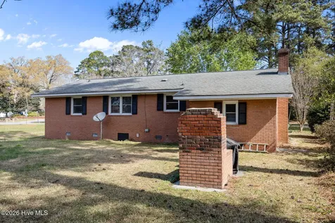 207 College Avenue Washington NC 27889
