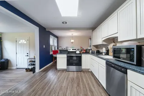 309 Woodhaven Drive Jacksonville NC 28540