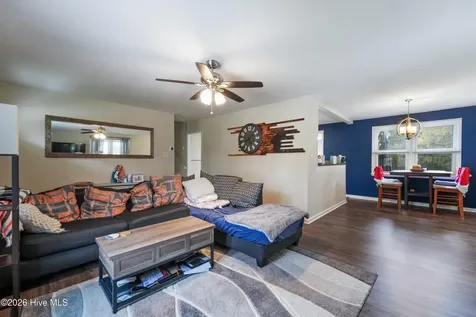 309 Woodhaven Drive Jacksonville NC 28540