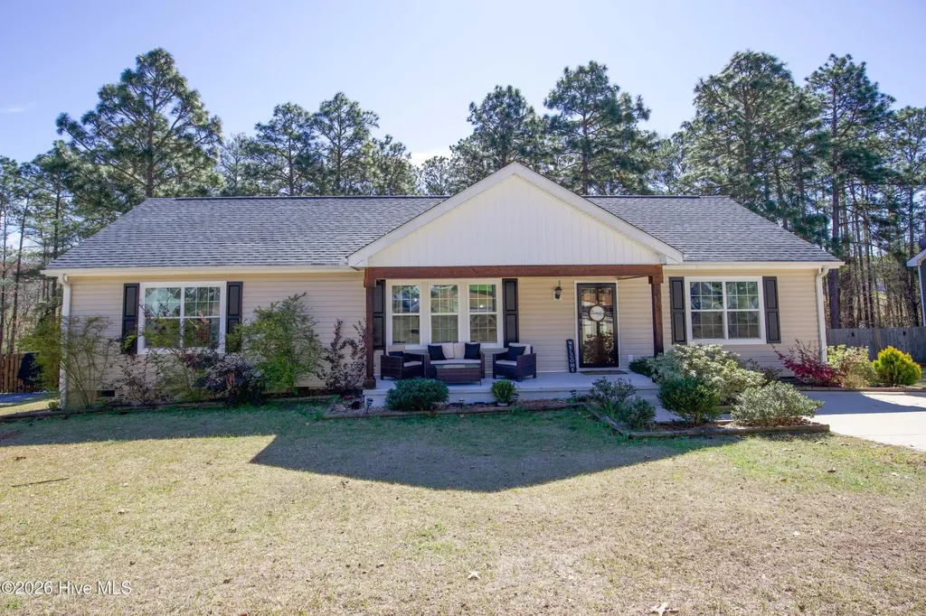 315 Pickett Circle Vass NC 28394