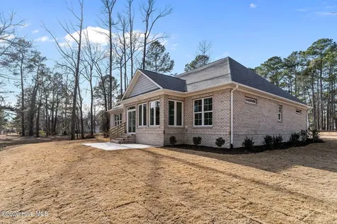 193 E Winding Way Wallace NC 28466