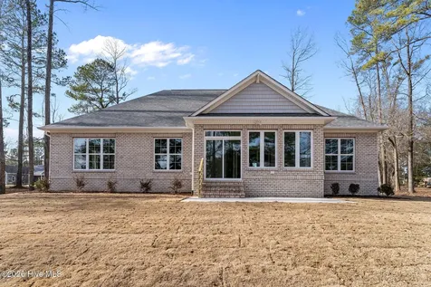 193 E Winding Way Wallace NC 28466
