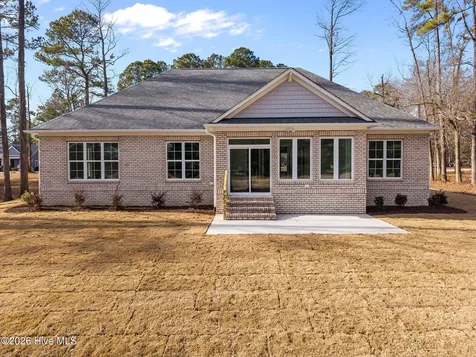 193 E Winding Way Wallace NC 28466
