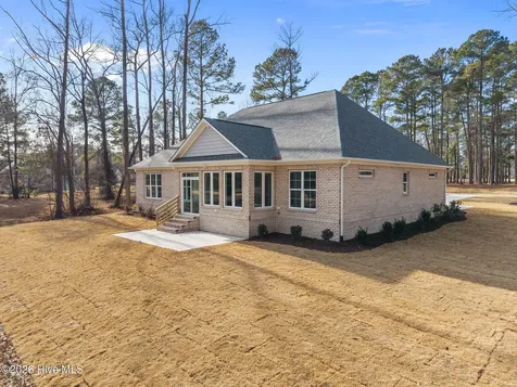 193 E Winding Way Wallace NC 28466
