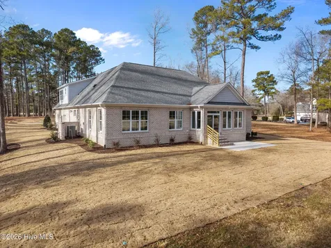 193 E Winding Way Wallace NC 28466