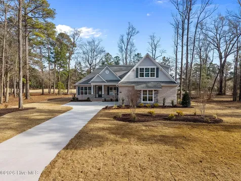 193 E Winding Way Wallace NC 28466