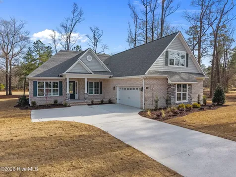 193 E Winding Way Wallace NC 28466