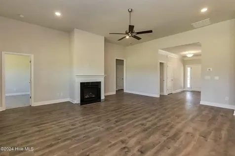 162 Seashore Street Grimesland NC 27837
