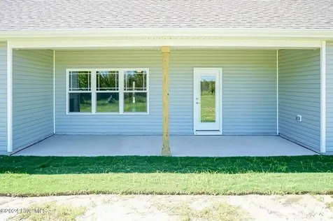 162 Seashore Street Grimesland NC 27837