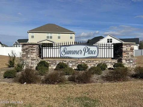 162 Seashore Street Grimesland NC 27837