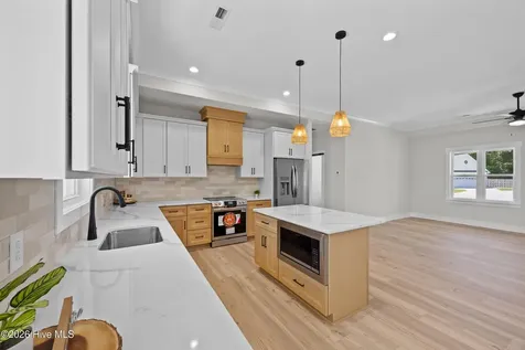 623 Winding Creek Road Rocky Point NC 28457