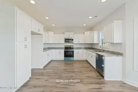 615 Barlowe Lane Jacksonville NC 28546