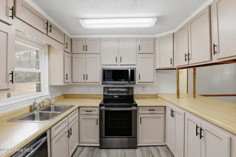 641 Haws Run Road Jacksonville NC 28540