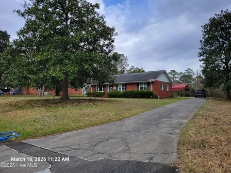 137 Pine Street Shallotte NC 28470