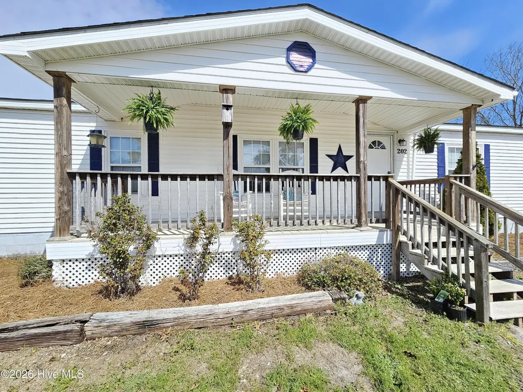 202 Castlebury Lane Hubert NC 28539