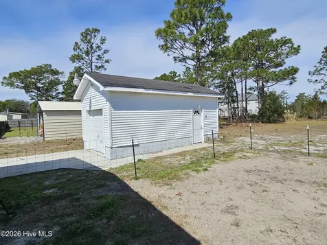 202 Castlebury Lane Hubert NC 28539