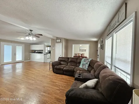 202 Castlebury Lane Hubert NC 28539