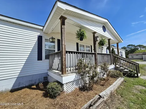 202 Castlebury Lane Hubert NC 28539