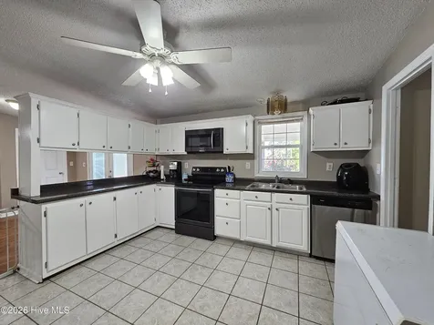 202 Castlebury Lane Hubert NC 28539
