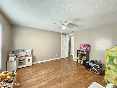 202 Castlebury Lane Hubert NC 28539