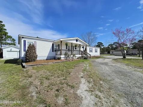 202 Castlebury Lane Hubert NC 28539