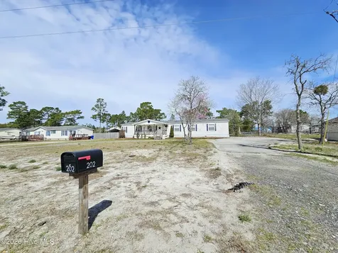 202 Castlebury Lane Hubert NC 28539