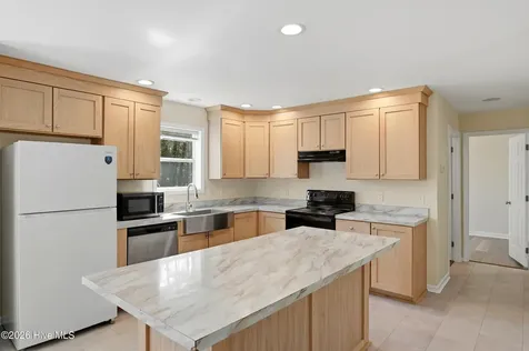 858 Wildwood Circle Hampstead NC 28443