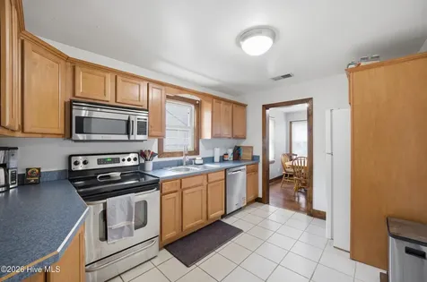 1121 W Williams Circle Elizabeth City NC 27909