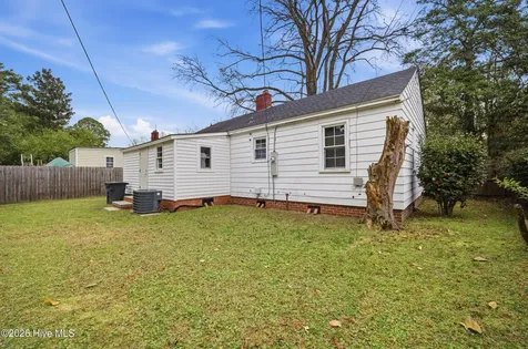 1121 W Williams Circle Elizabeth City NC 27909