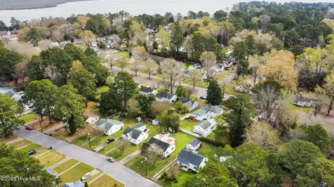 1121 W Williams Circle Elizabeth City NC 27909