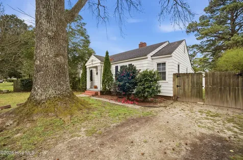 1121 W Williams Circle Elizabeth City NC 27909