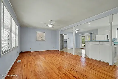 101 NE 40th Street Oak Island NC 28465