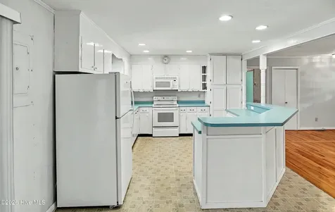 101 NE 40th Street Oak Island NC 28465