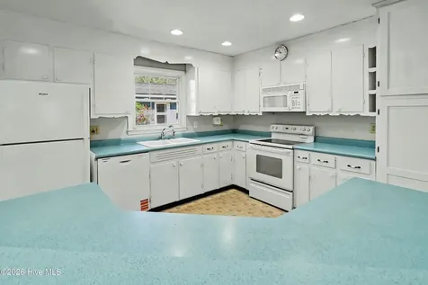 101 NE 40th Street Oak Island NC 28465