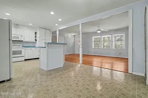 101 NE 40th Street Oak Island NC 28465