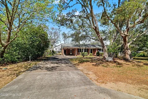 101 NE 40th Street Oak Island NC 28465
