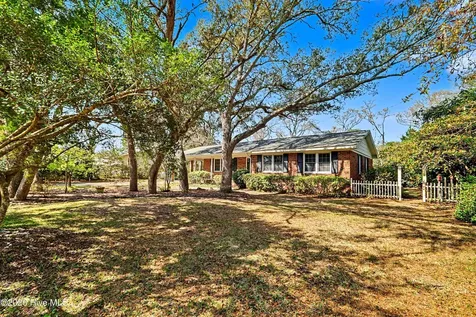 101 NE 40th Street Oak Island NC 28465