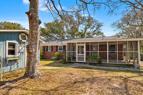 101 NE 40th Street Oak Island NC 28465
