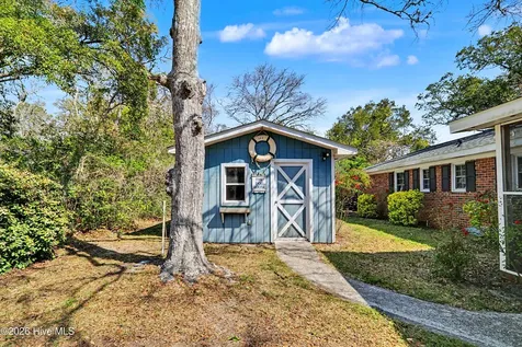101 NE 40th Street Oak Island NC 28465