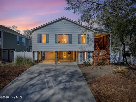 101 SE 24th Street Oak Island NC 28465