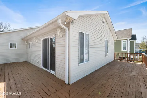 101 SE 24th Street Oak Island NC 28465