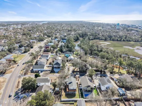 101 SE 24th Street Oak Island NC 28465