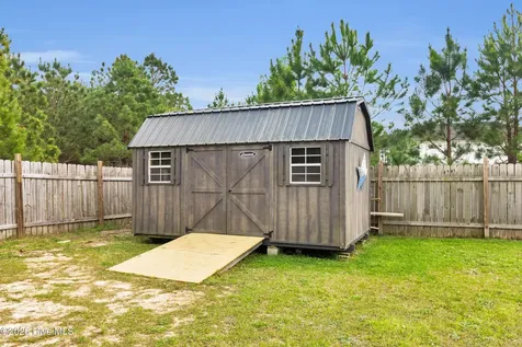 206 Landover Drive Richlands NC 28574