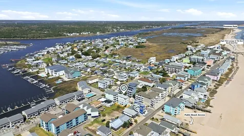 105 Periwinkle Lane Carolina Beach NC 28428