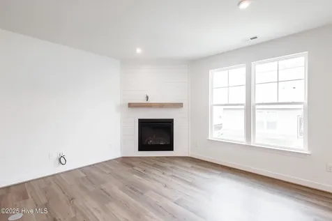 1037 Fawn Valley Way Wilmington NC 28409