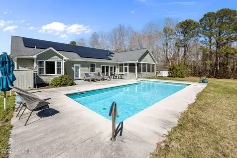 641 Edgewood Avenue Newport NC 28570
