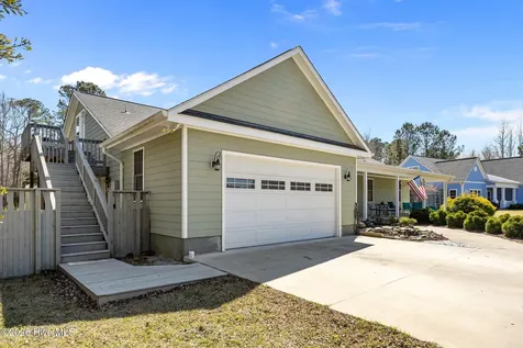 641 Edgewood Avenue Newport NC 28570
