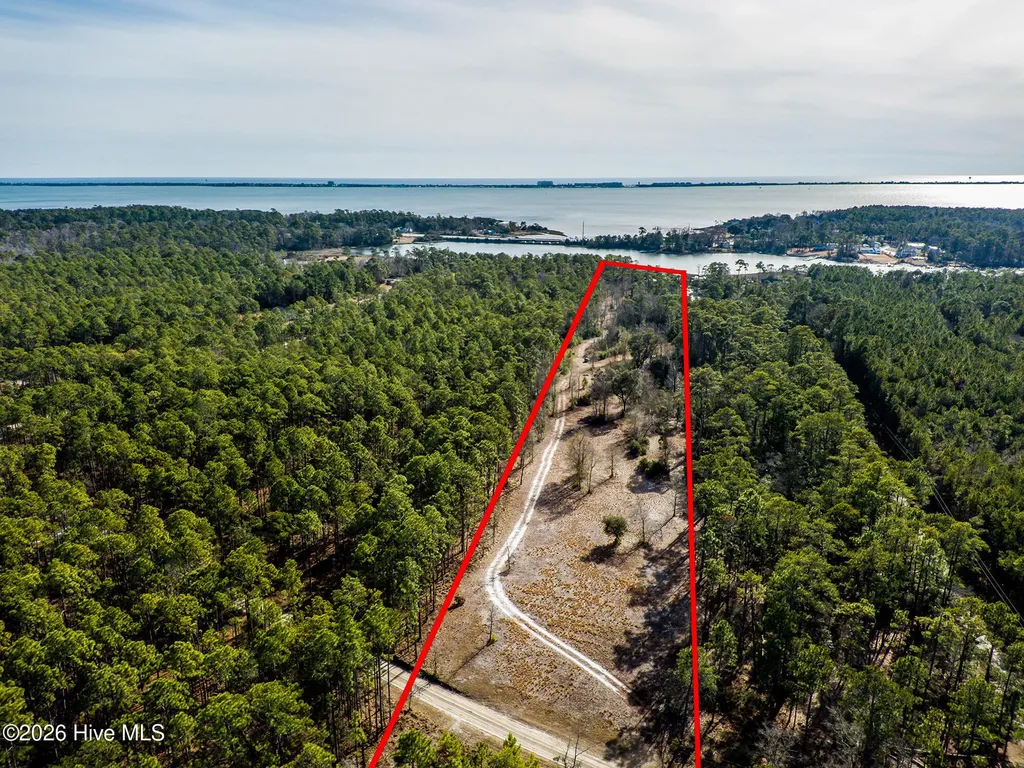 385 Old Swansboro Road Newport NC 28570