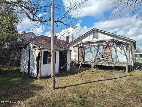 317 E Peyton Avenue Kinston NC 28501