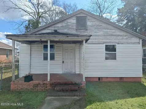 317 E Peyton Avenue Kinston NC 28501